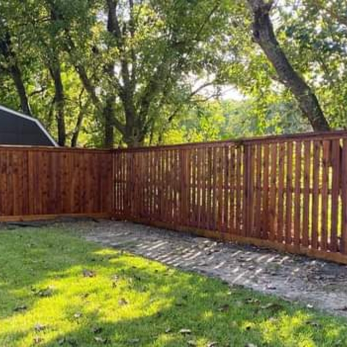 Spaced picket fence
