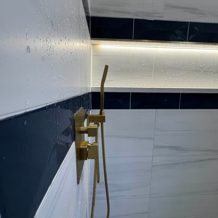 Kitchen & Bathroom