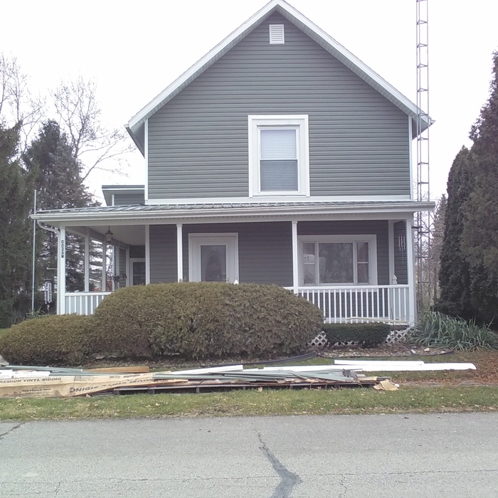 Poneto, siding job