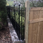 METAL FRONT FENCE JOINS WHITE CEDAR FENCE