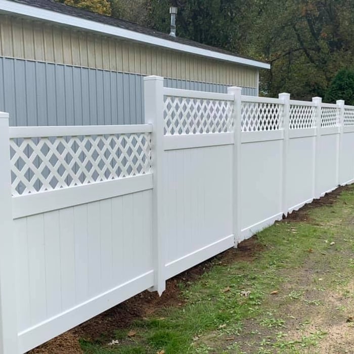 Lattice top Vinyl Fence