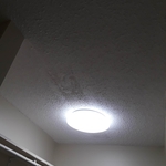 closet ceiling w texture