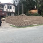 Hardscape retaining wall