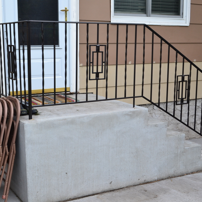 Steps with Design in Handrail