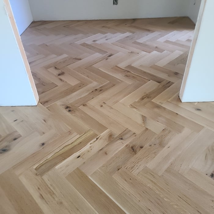 Natural herringbone