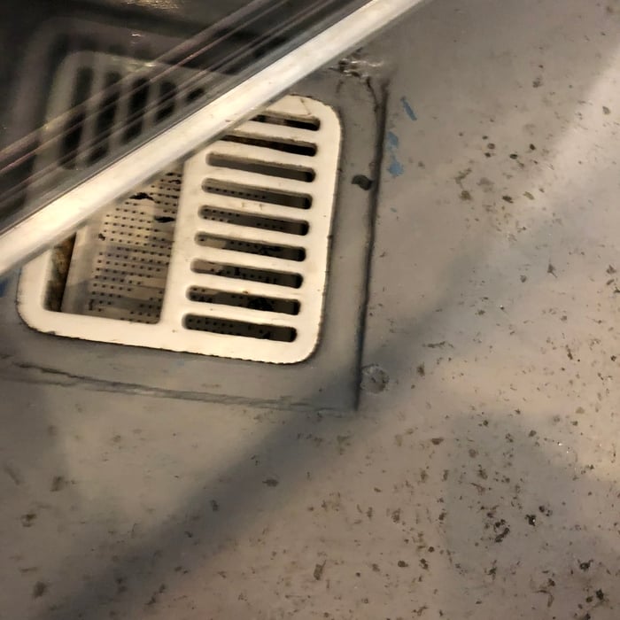 Clean floor sink