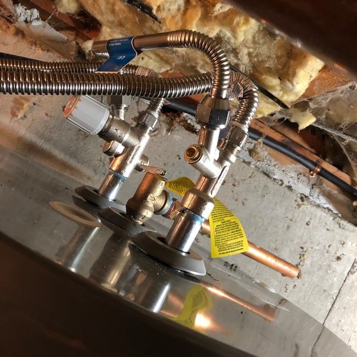 Thermal mixing valve
