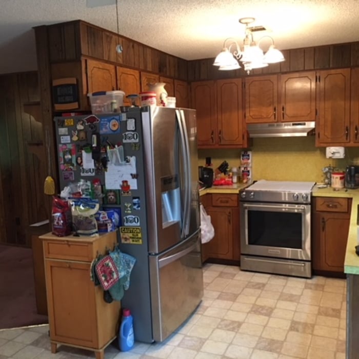 Kitchen (Before)
