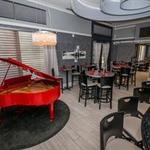 Piano bar