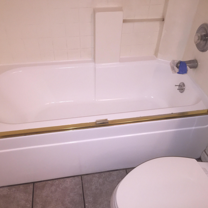 Fiberglass tub refinishin
