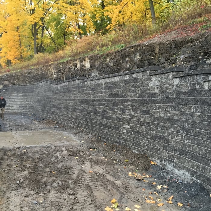 Retaining wall