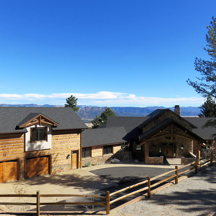 COLORADO ROCKY MT. LODGE