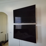 2 TVs same wall