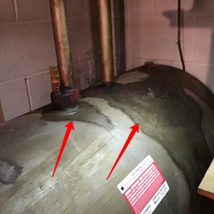 Leaking oil tank