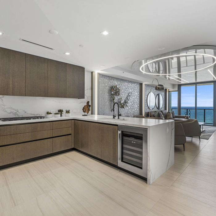 SEASIDE CONDO