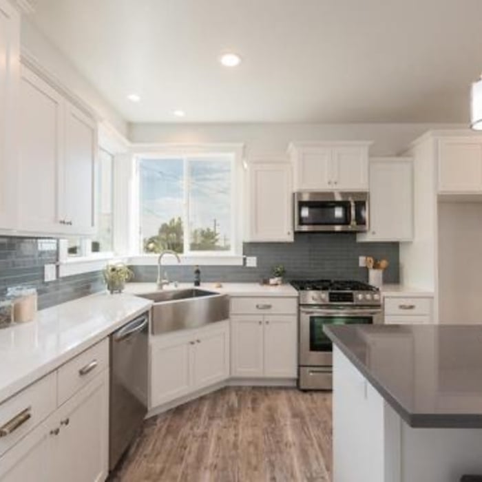 White Kitchen Cabinets