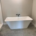 Soaking tub