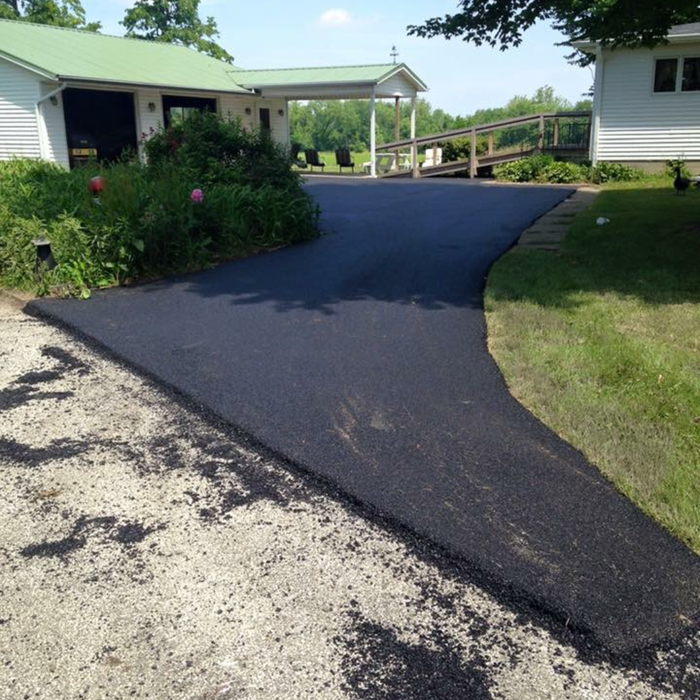 Asphalt paving