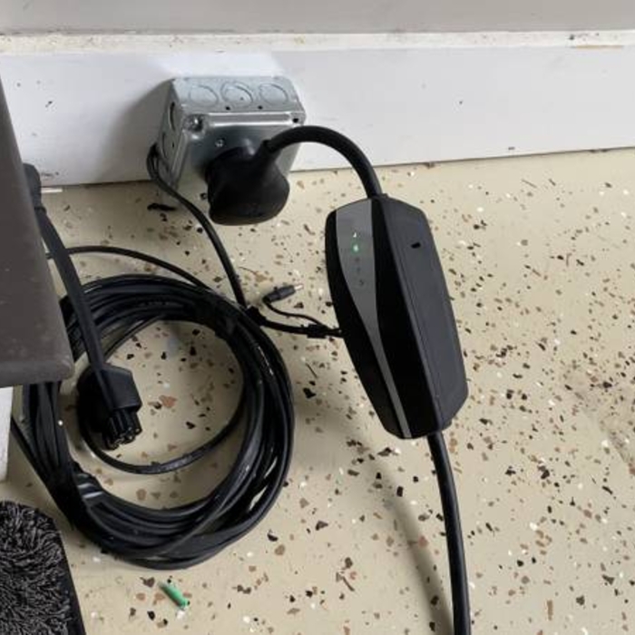 Charger for tesla