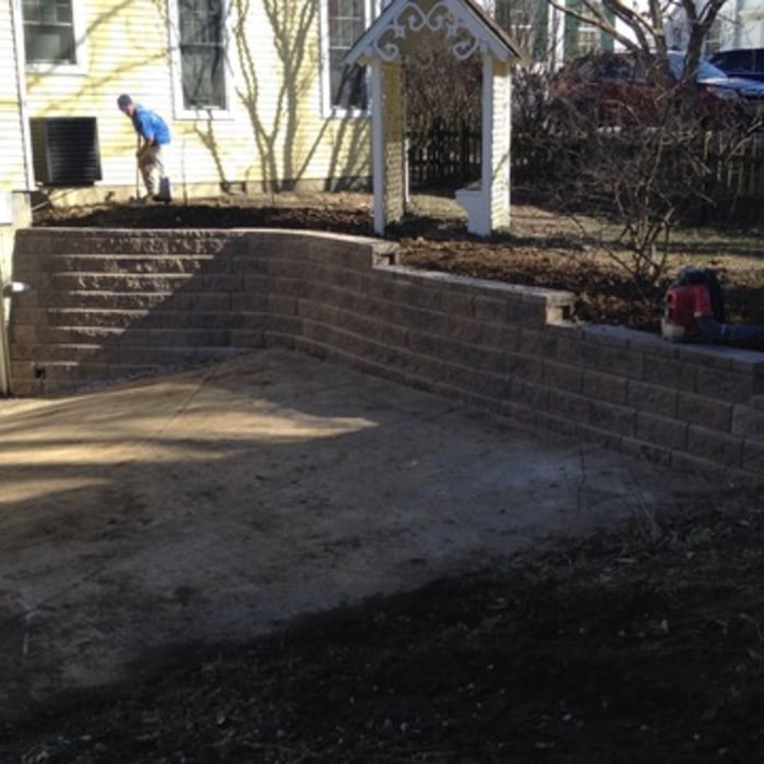 Driveway walls by Finerlawn