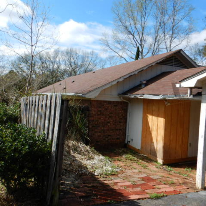 1011 McCay AV