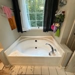Outdatted Tub