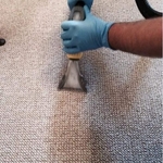 Cleaning carpet