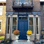 Paloma's Exterior