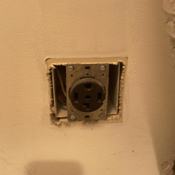add oulet 240 volts